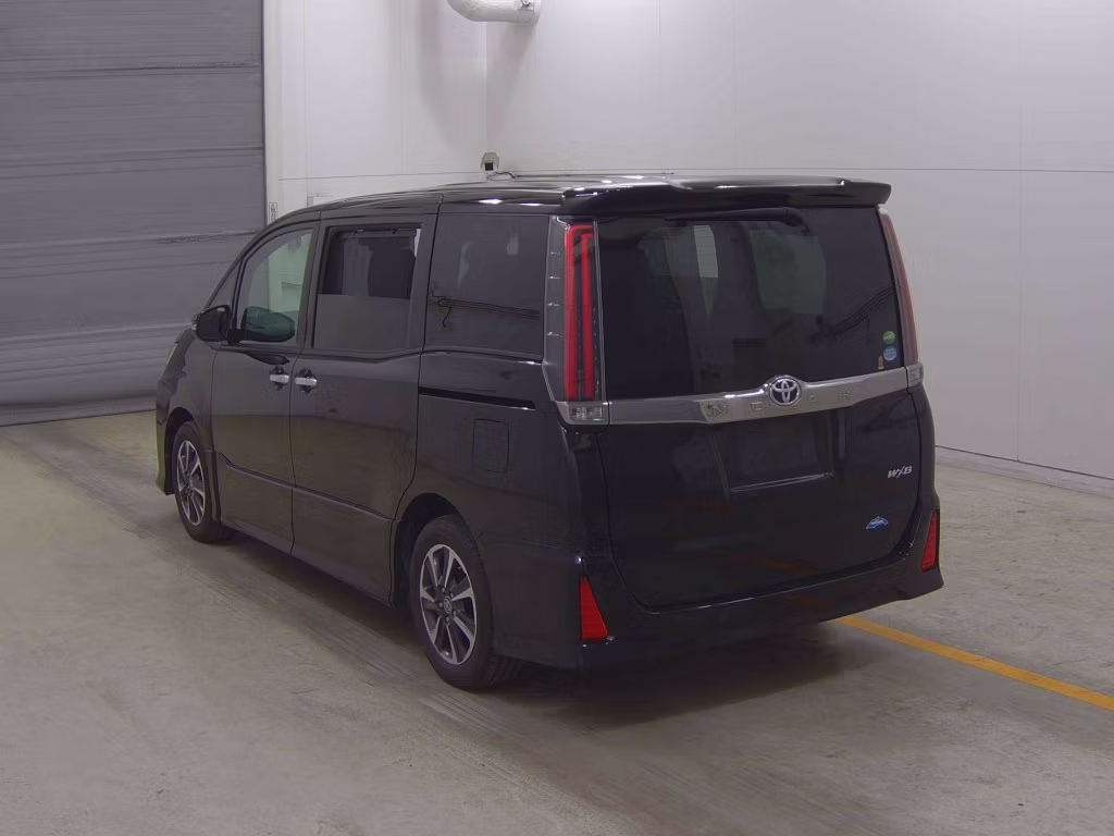 TOYOTA NOAH