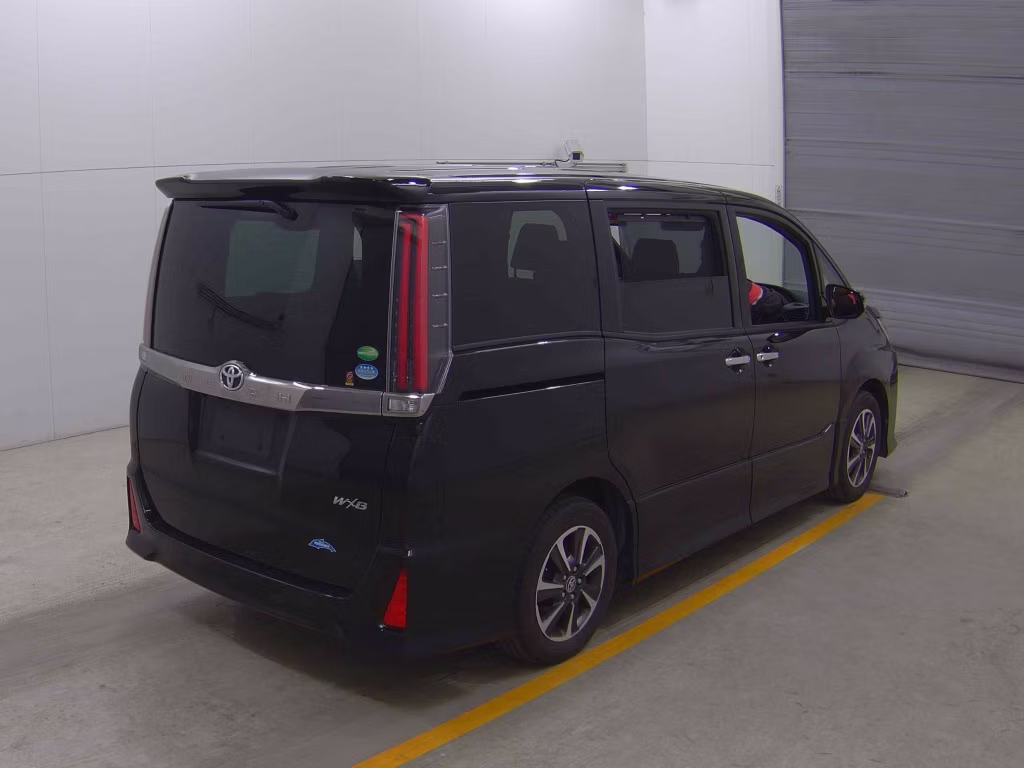 TOYOTA NOAH