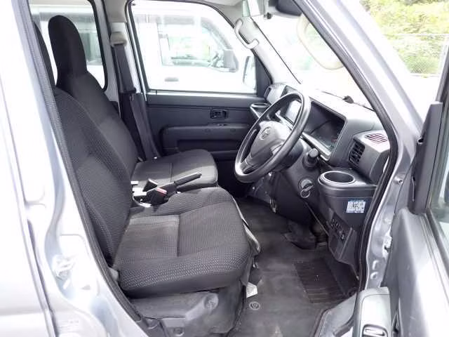TOYOTA PIXIS VAN