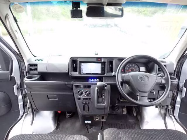 TOYOTA PIXIS VAN