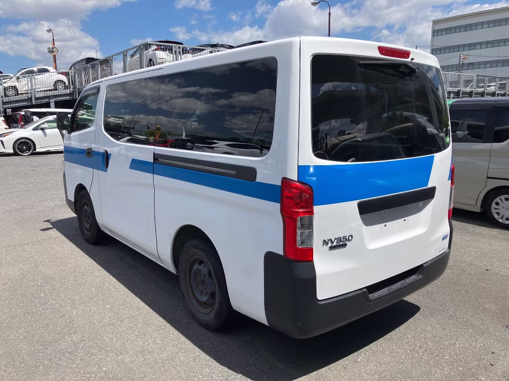 NISSAN NV350 CARAVAN