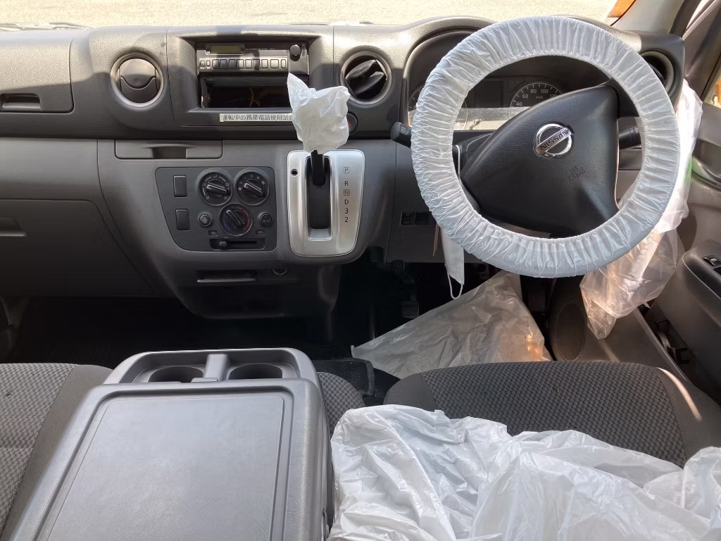 NISSAN NV350 CARAVAN