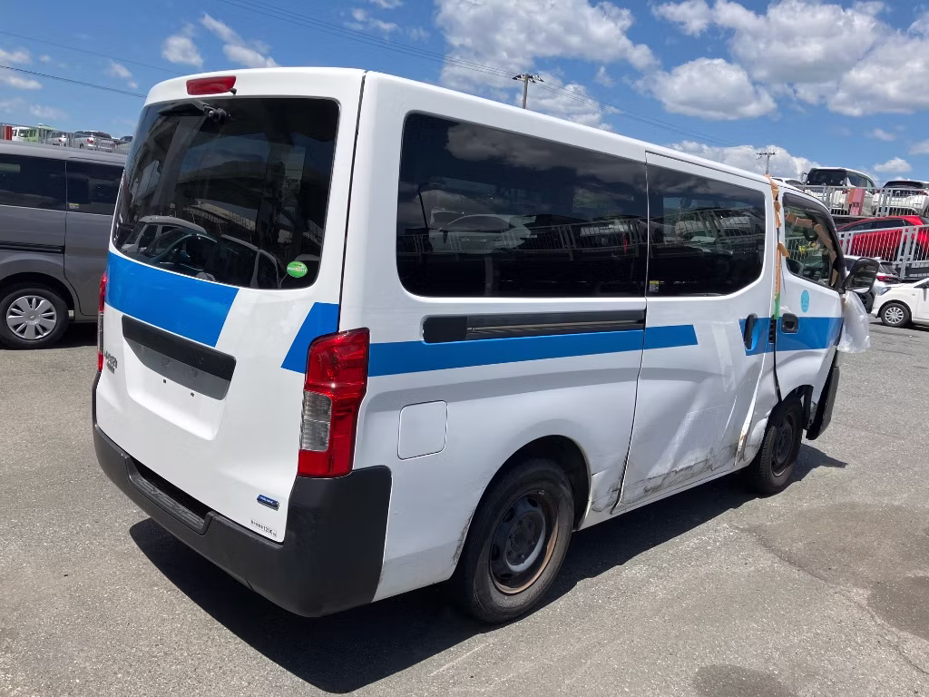 NISSAN NV350 CARAVAN