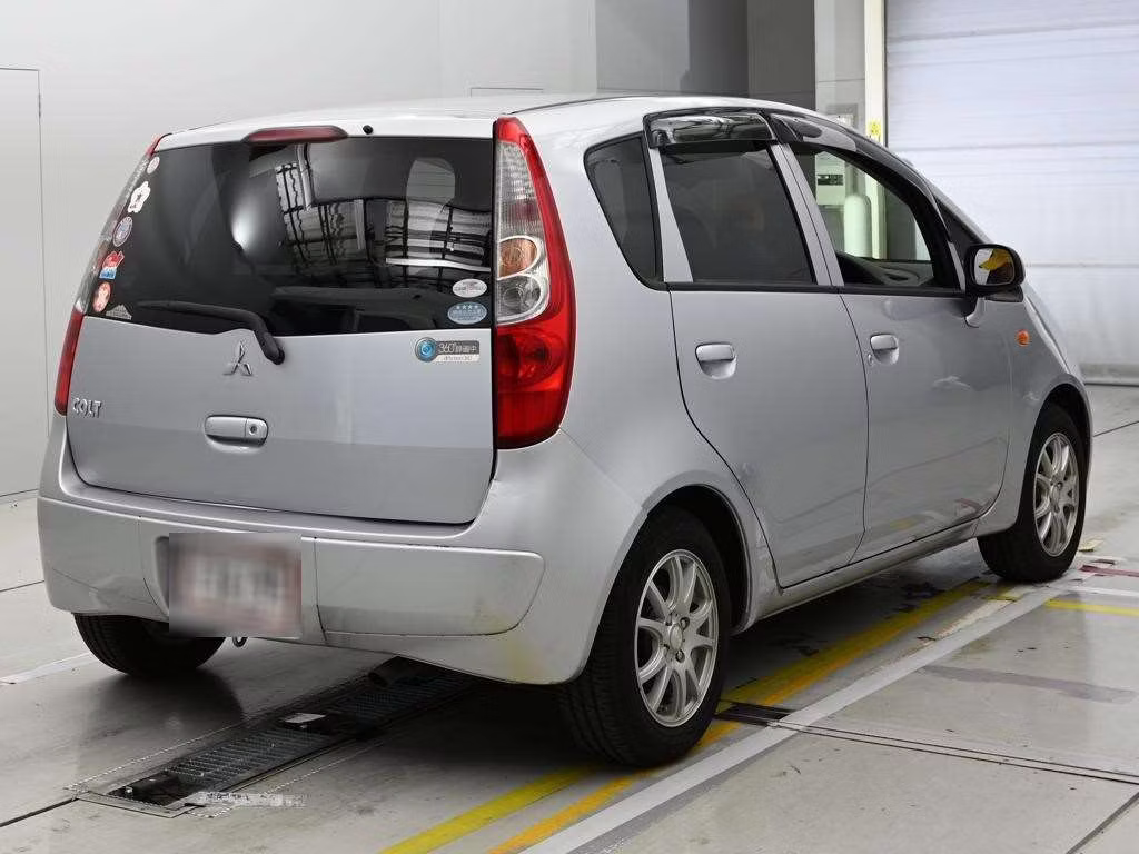 MITSUBISHI COLT