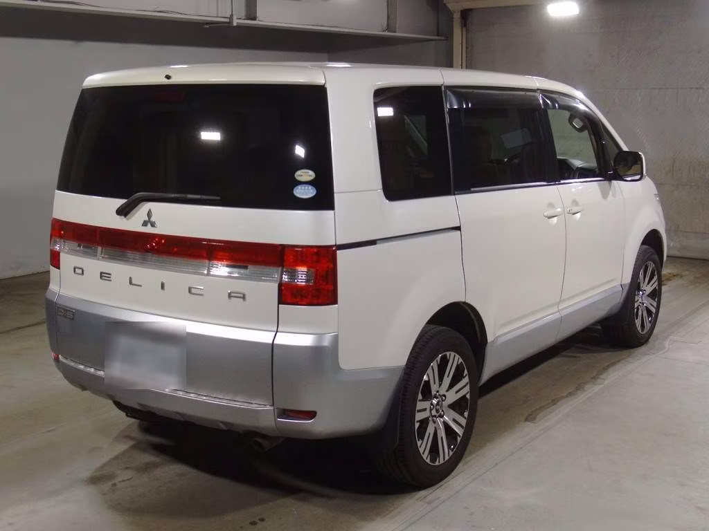 MITSUBISHI DELICA D:5
