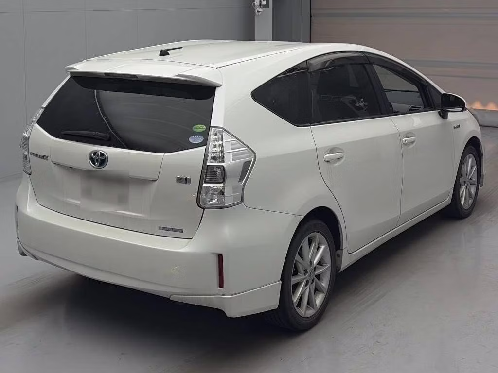TOYOTA PRIUS ALPHA