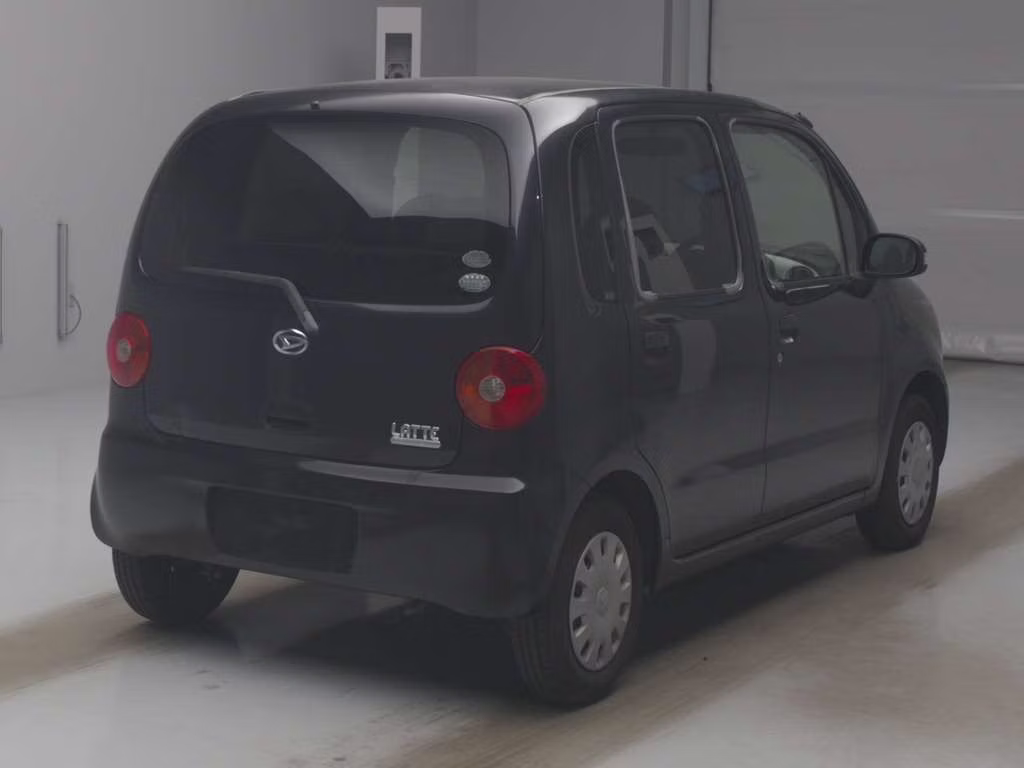 DAIHATSU MOVE LATTE