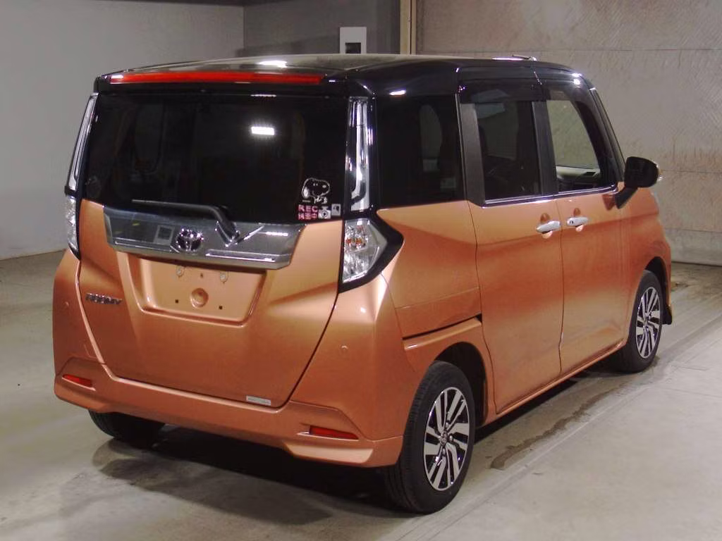 TOYOTA ROOMY
