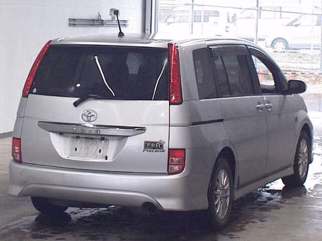 TOYOTA ISIS