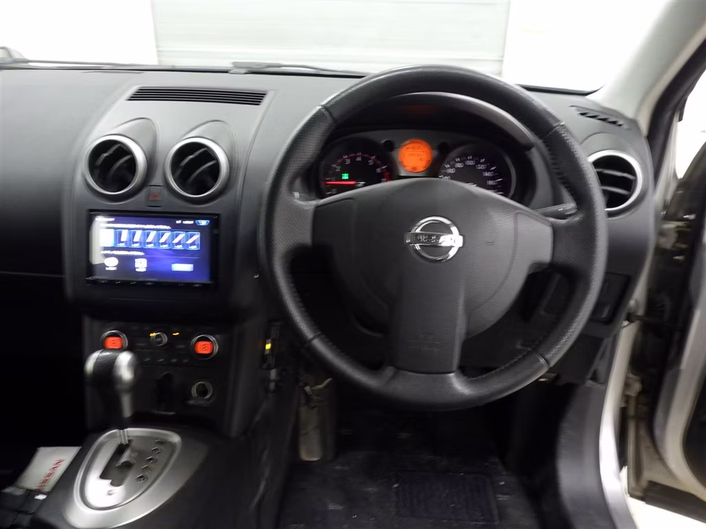 NISSAN DUALIS