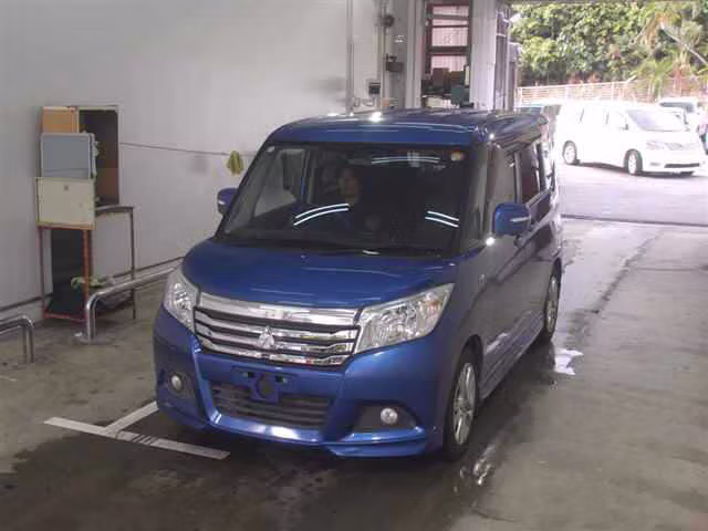 MITSUBISHI DELICA D:2