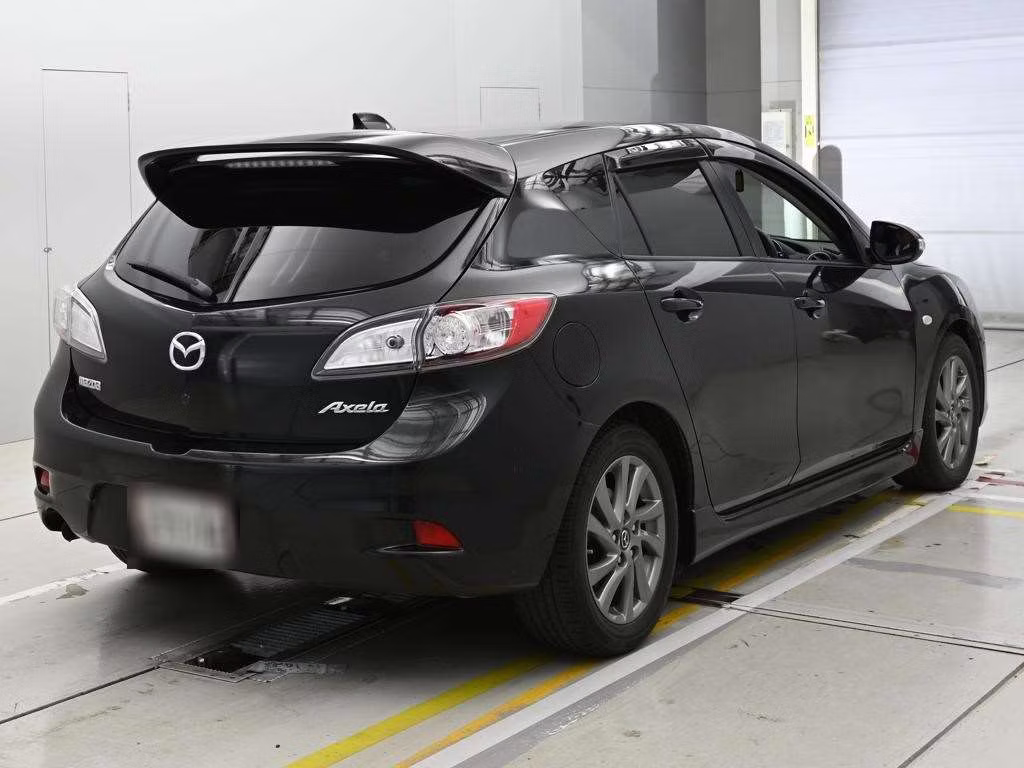 MAZDA AXELA