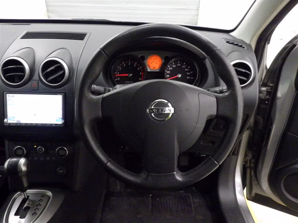 NISSAN DUALIS
