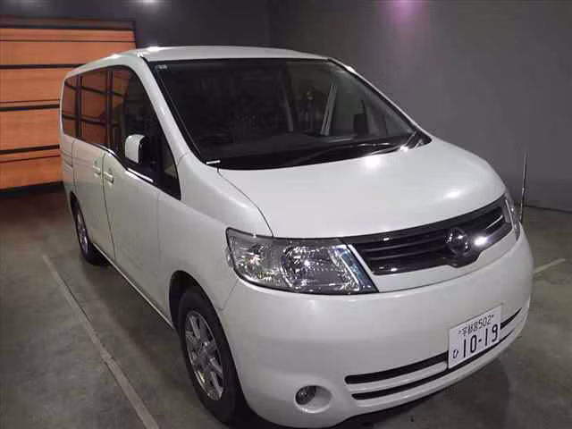 NISSAN SERENA