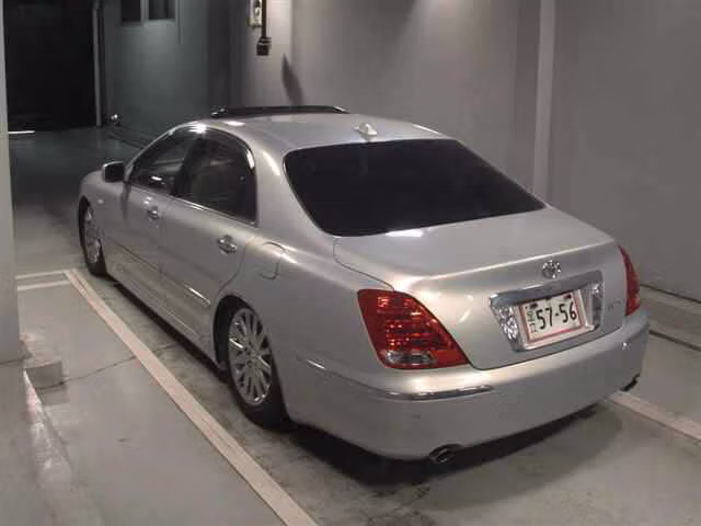 TOYOTA CROWN MAJESTA