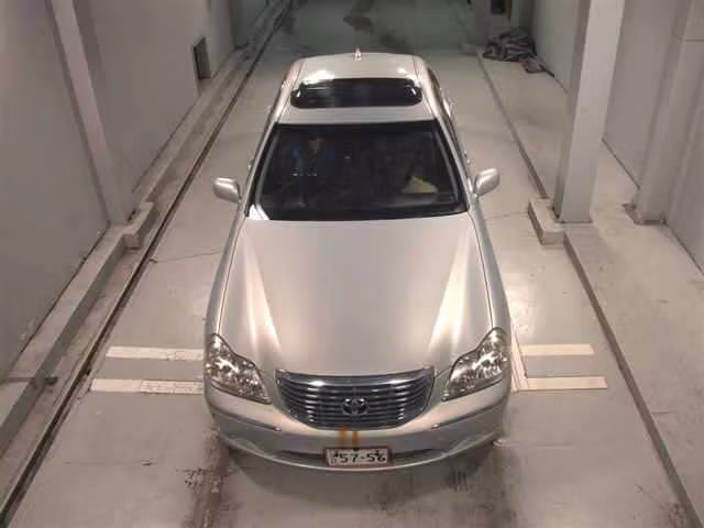 TOYOTA CROWN MAJESTA