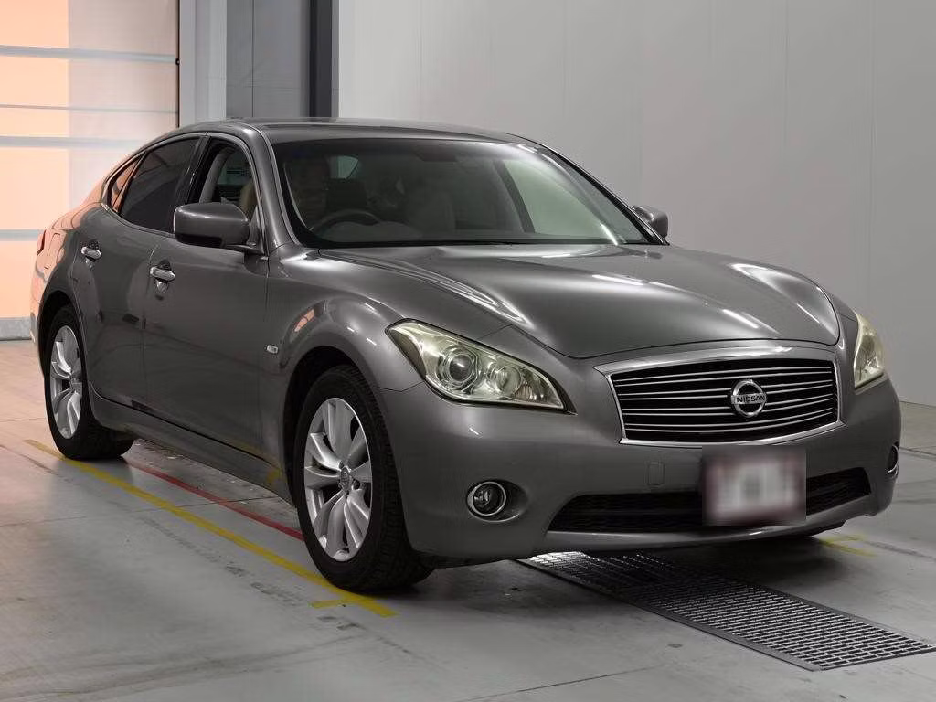 NISSAN FUGA