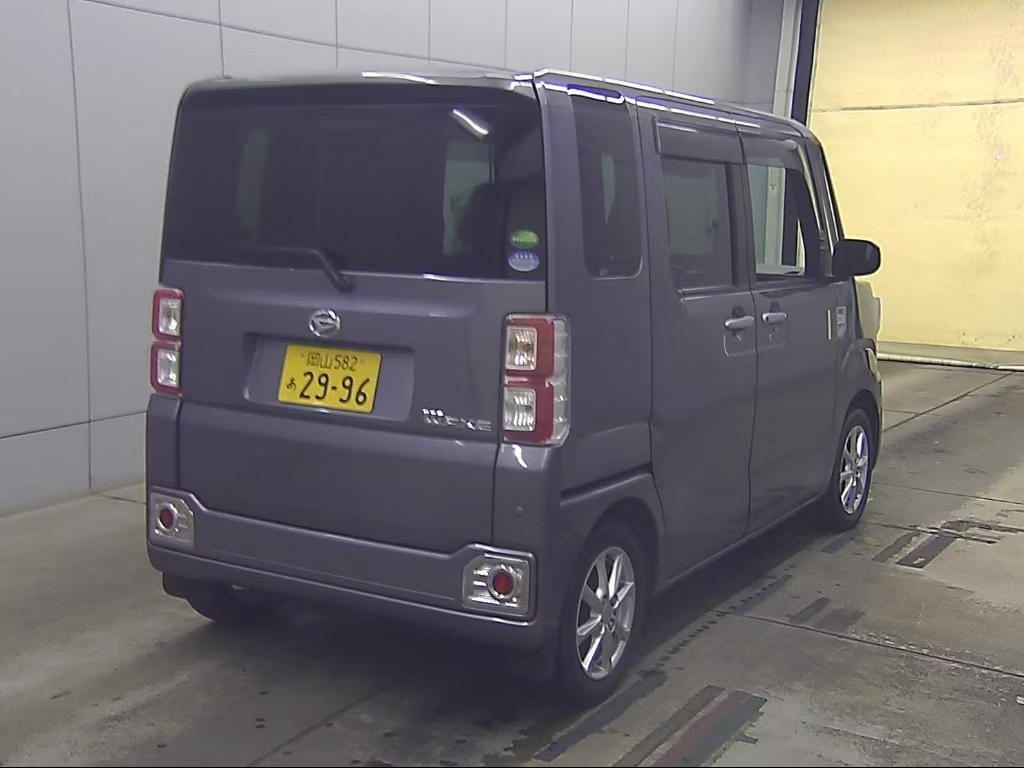 DAIHATSU WAKE