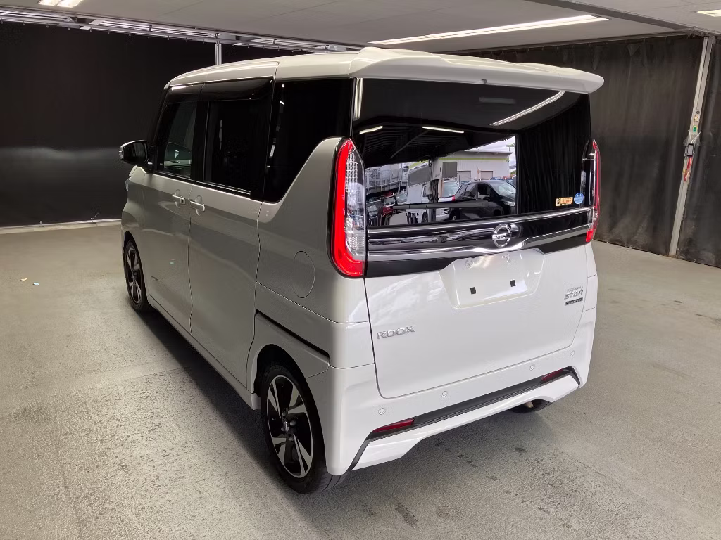 NISSAN ROOX