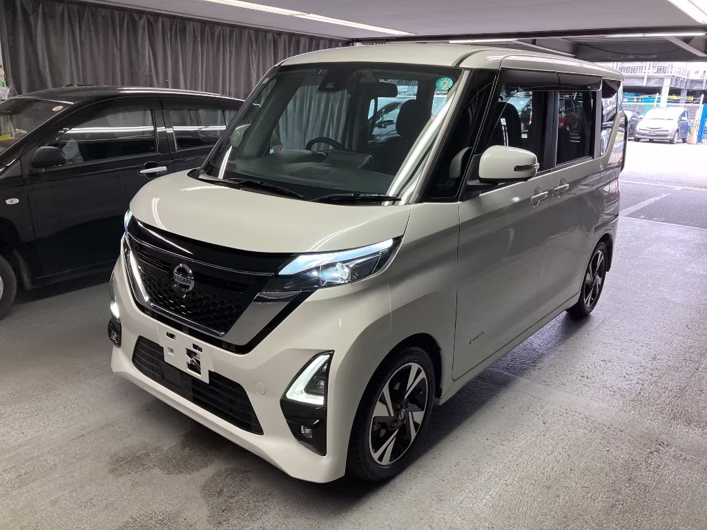 NISSAN ROOX