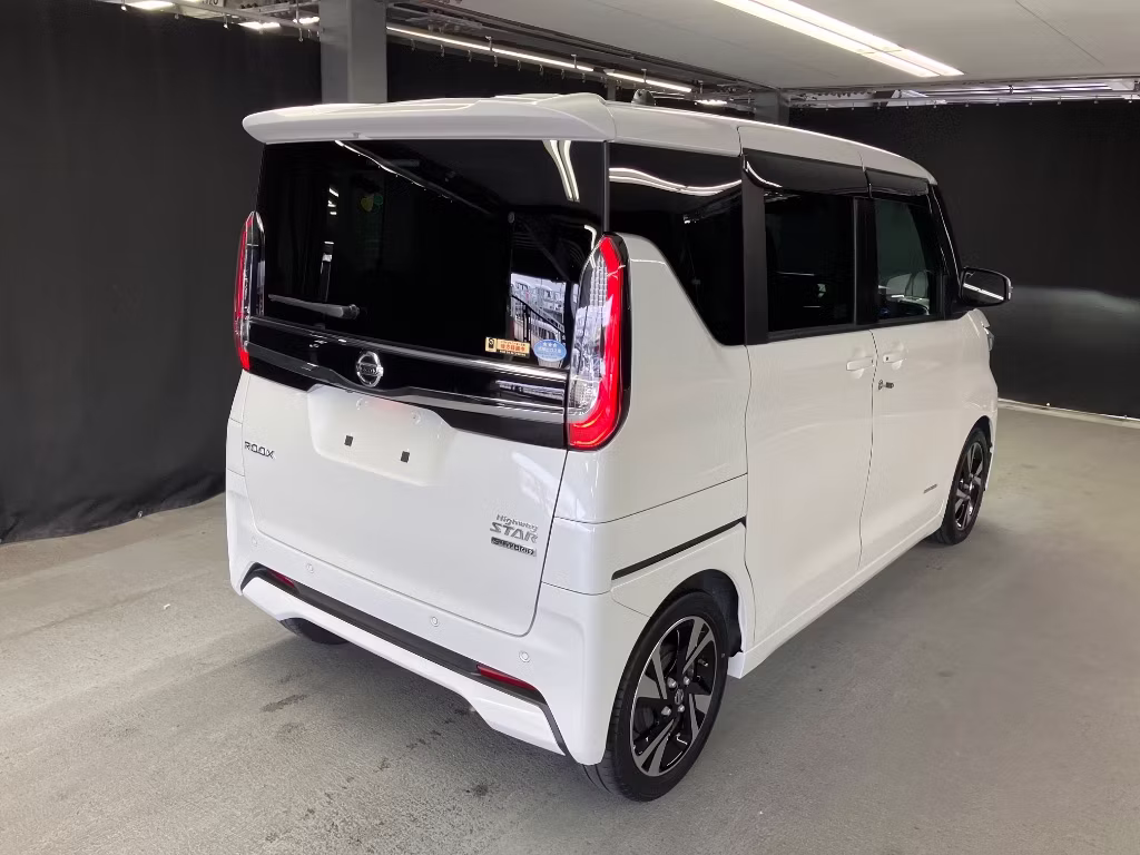 NISSAN ROOX