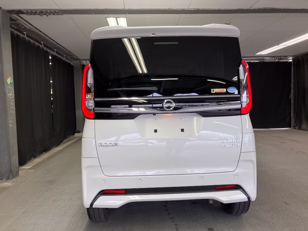 NISSAN ROOX