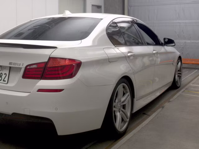 BMW 5-SERIES
