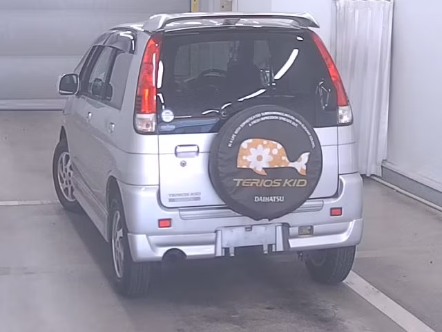 DAIHATSU TERIOS KID