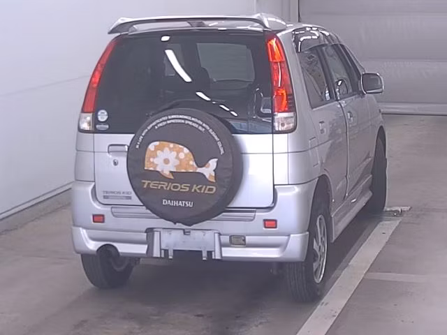 DAIHATSU TERIOS KID