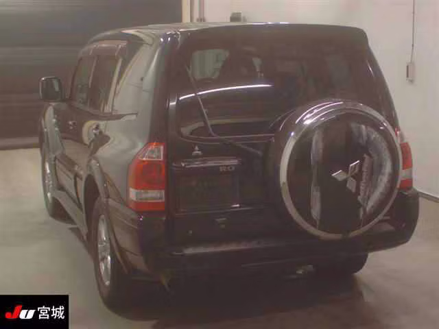 MITSUBISHI PAJERO