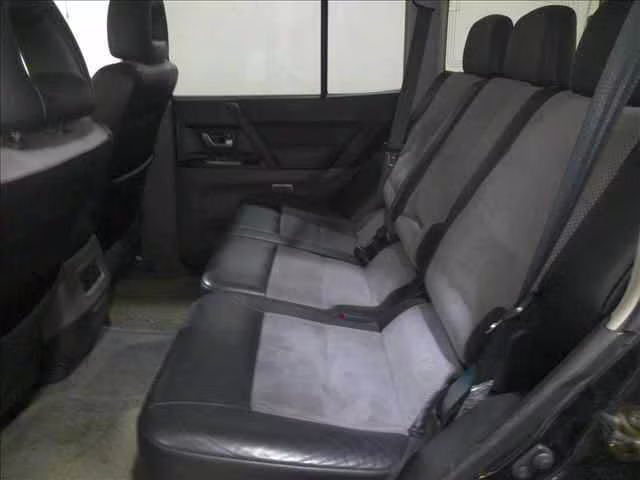 MITSUBISHI PAJERO