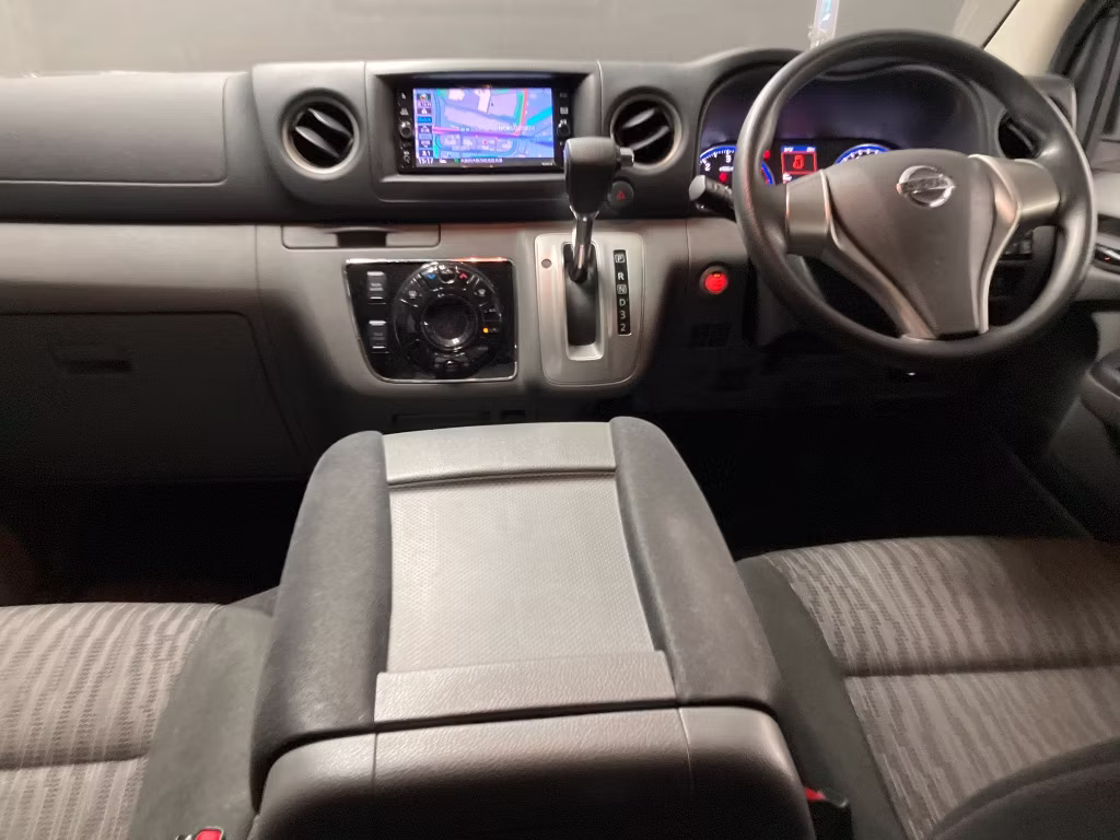 NISSAN NV350 CARAVAN