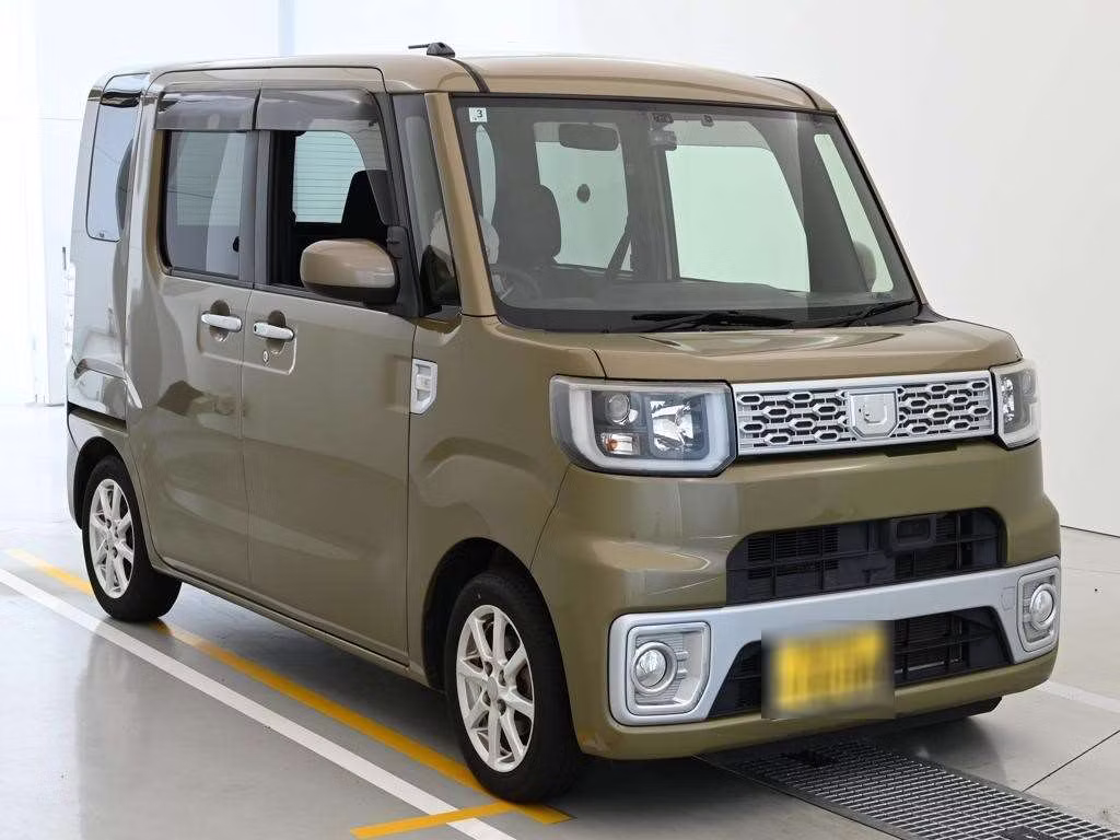 DAIHATSU WAKE