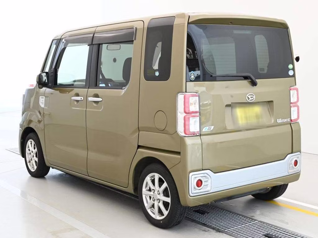 DAIHATSU WAKE