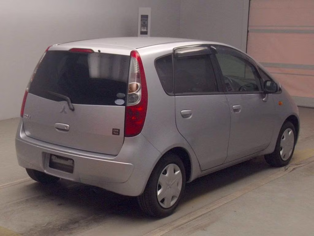 MITSUBISHI COLT