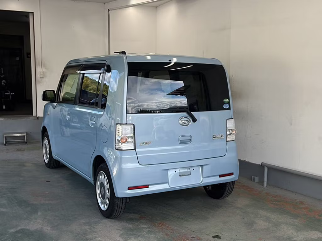 DAIHATSU MOVE CONTE