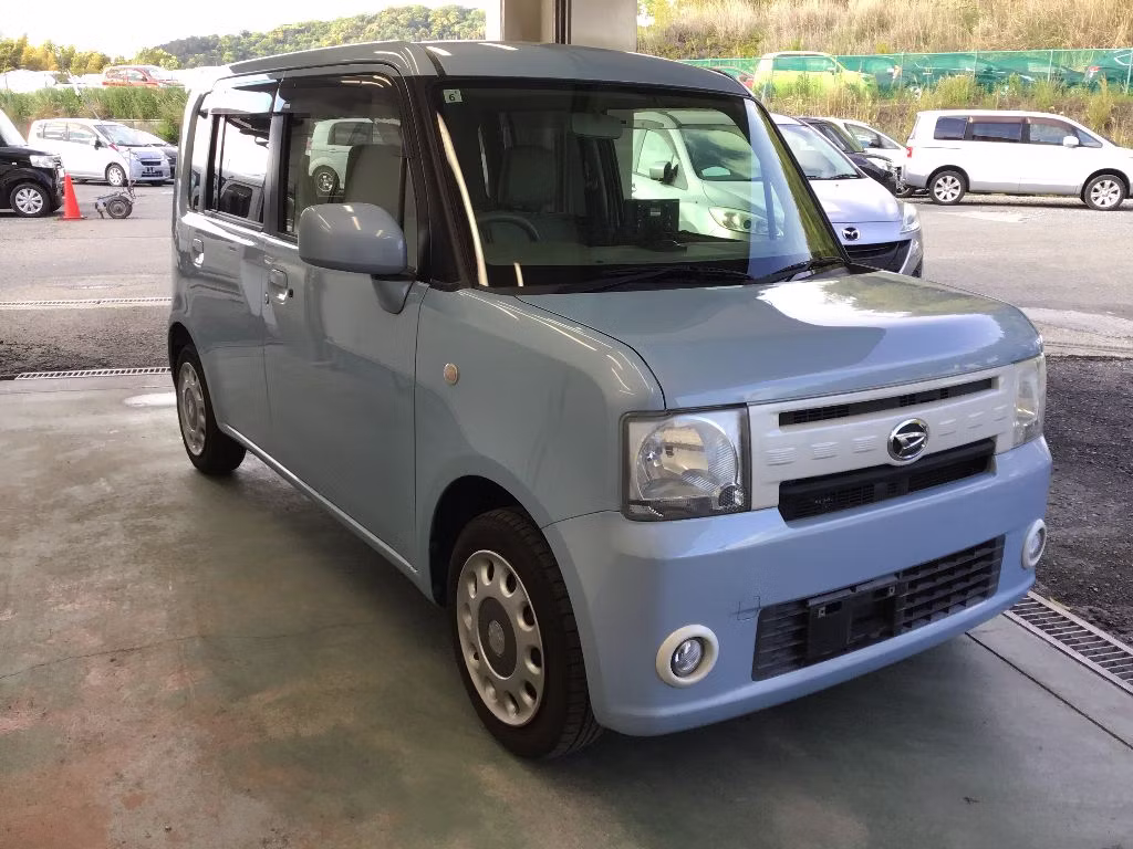 DAIHATSU MOVE CONTE