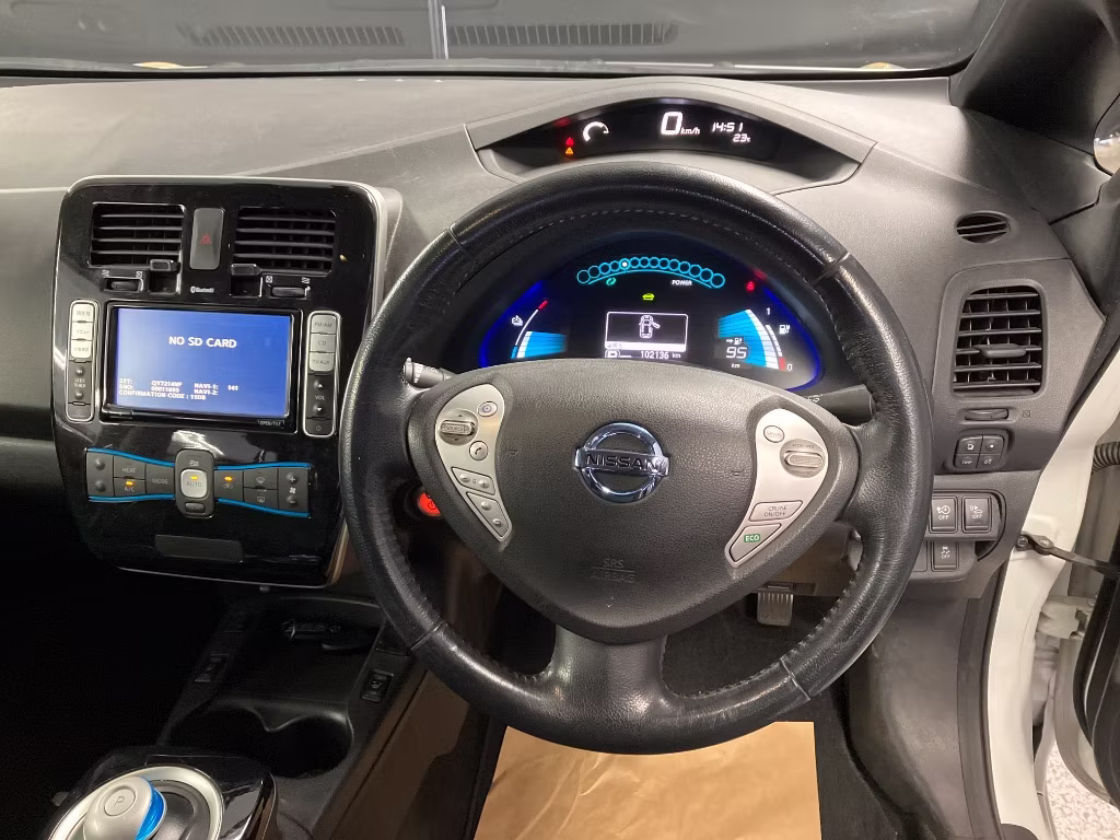 NISSAN LEAF