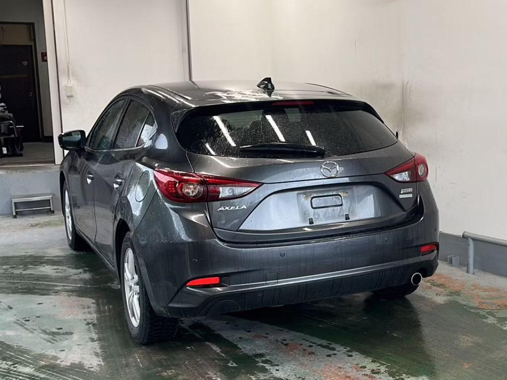 MAZDA AXELA