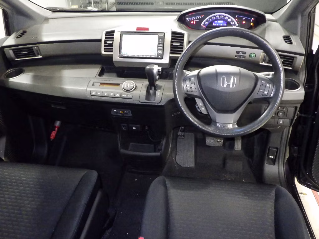 HONDA FREED SPIKE