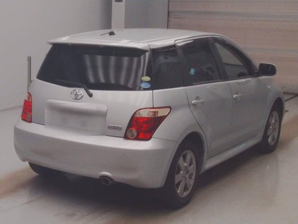 TOYOTA IST