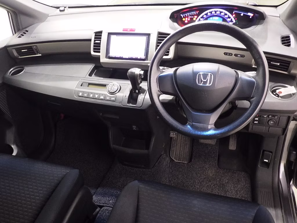 HONDA FREED SPIKE