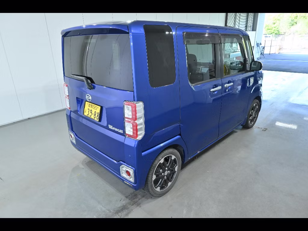 DAIHATSU WAKE