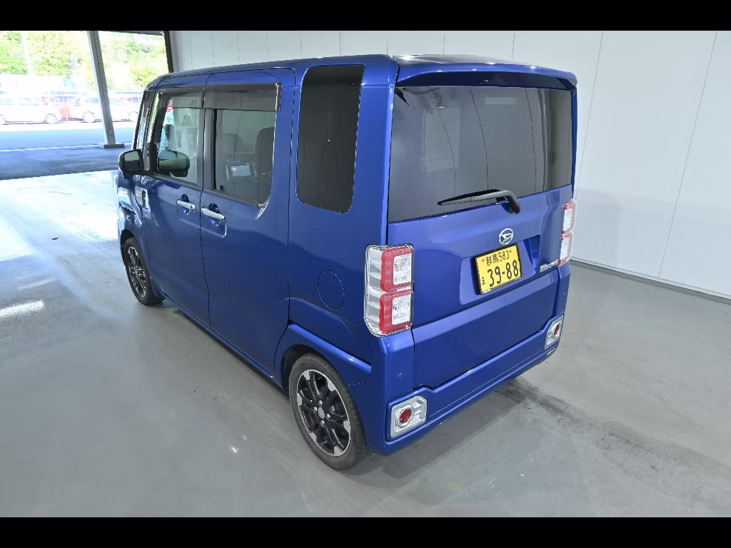 DAIHATSU WAKE