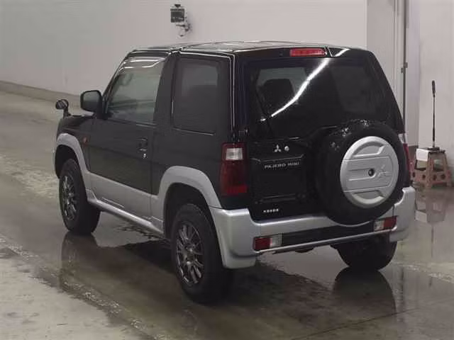 MITSUBISHI PAJERO MINI