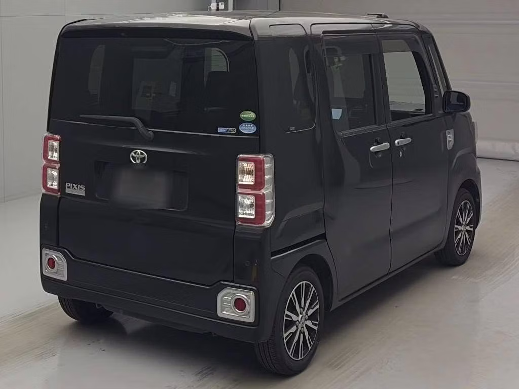 TOYOTA PIXIS MEGA