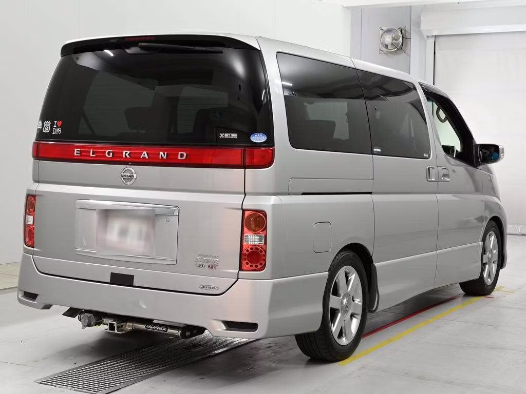 NISSAN ELGRAND