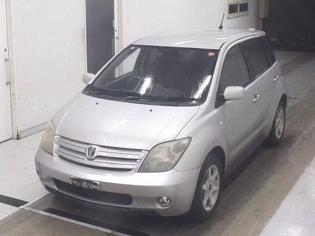 TOYOTA IST