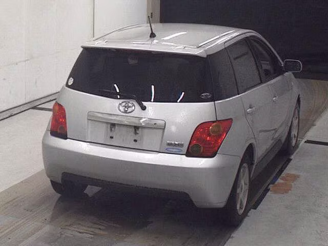 TOYOTA IST