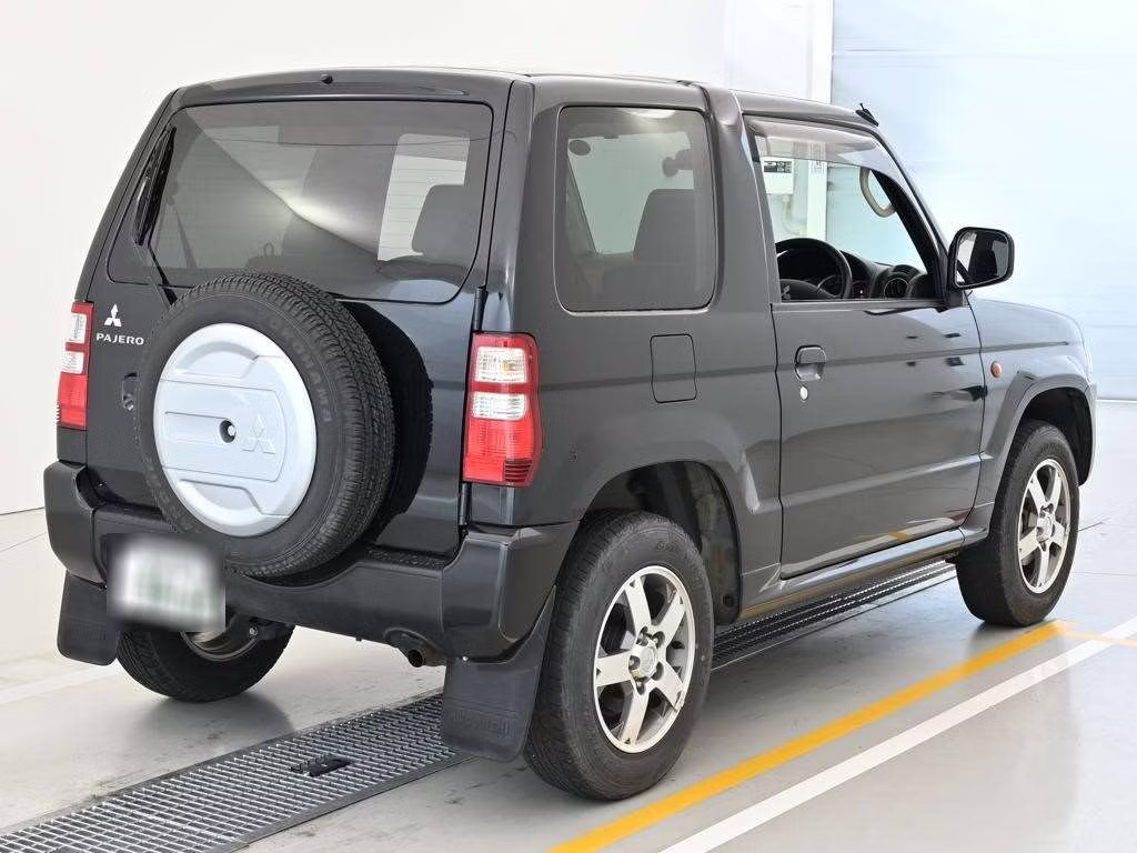 MITSUBISHI PAJERO MINI